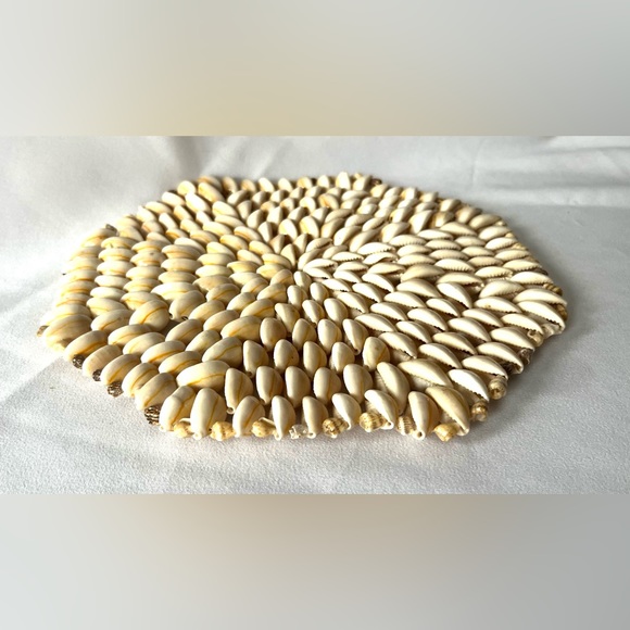 Vintage Shell Trivet - Picture 3 of 3